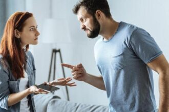 Jak rozpoznać socjopatów: 7 niepokojących oznak i skuteczne metody obrony