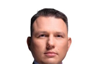 Sławomir Mentzen: poznaj lidera Konfederacji i jego przedsiębiorcze osiągnięcia