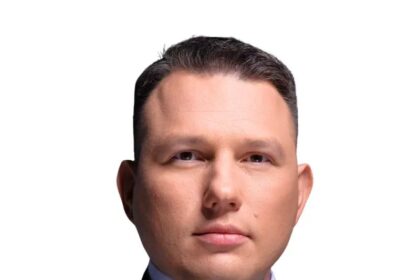 Sławomir Mentzen: poznaj lidera Konfederacji i jego przedsiębiorcze osiągnięcia