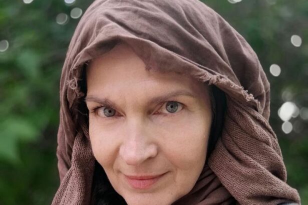 Sekrety natury w mandze Zapiski Zielarki – odkryj fascynujący świat botaników
