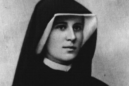 Święta Faustyna i Głogowiec: Odkryj miejsce jej narodzin i niezwykłą historię