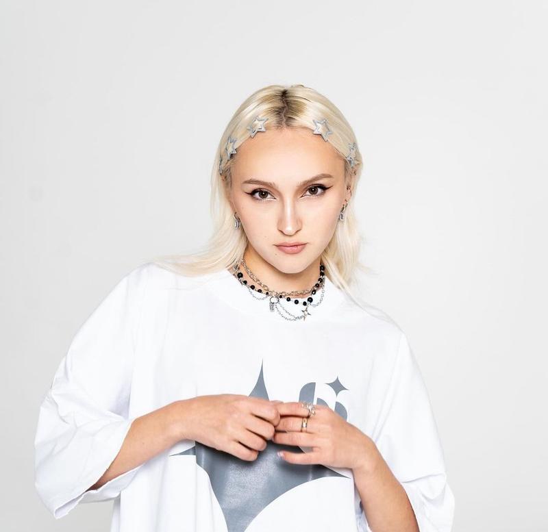 Kim jest tajemniczy partner Hi Hanii? Odkryj życie popularnej influencerki!