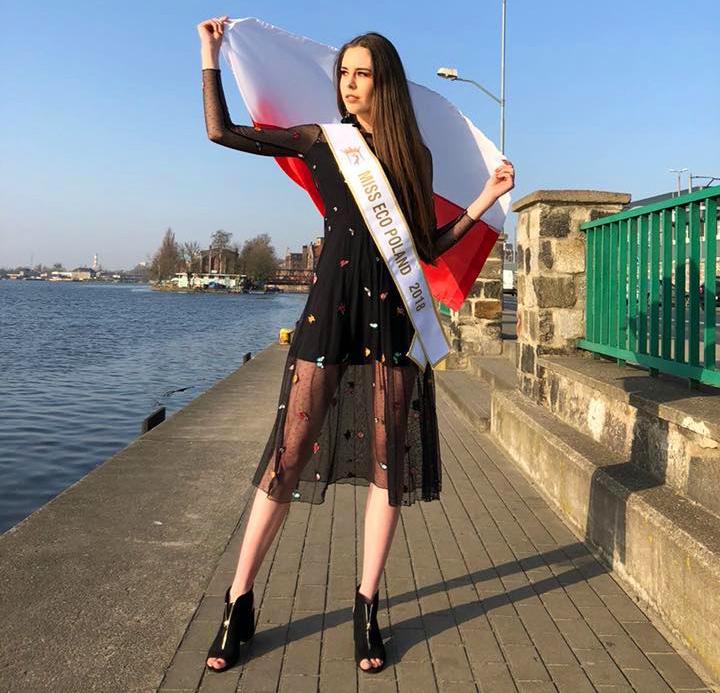 Ojcostwo dziecka Kariny Pochwały