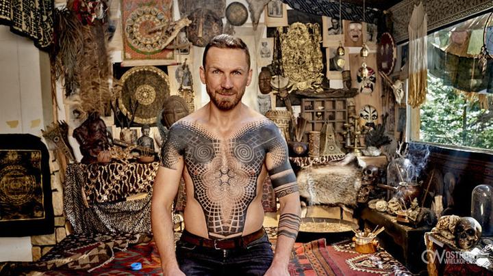 Zaskakująca prawda o partnerce Przemka Kossakowskiego – kogo naprawdę kocha?